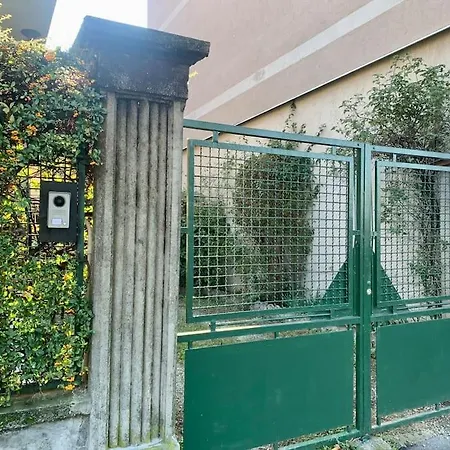 Indipendente A Mirafiori Sud Lägenhet *